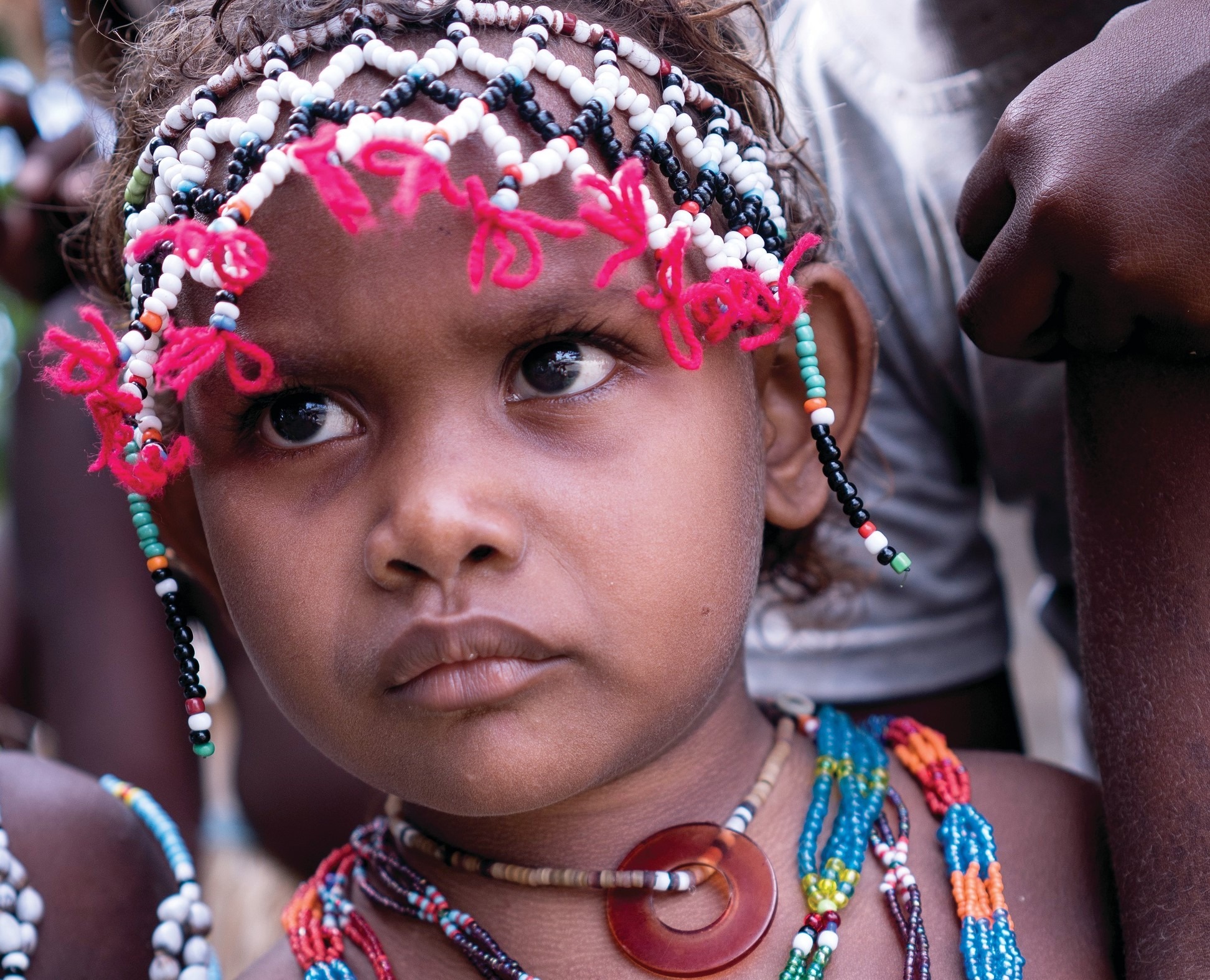 People live on islands. Соломоновы острова население. Соломоновы острова женщины. Соломоновы острова люди. Красивые девушки с Соломоновых островов.